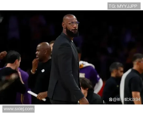 昔日王者詹姆斯状态下滑，何去何从？